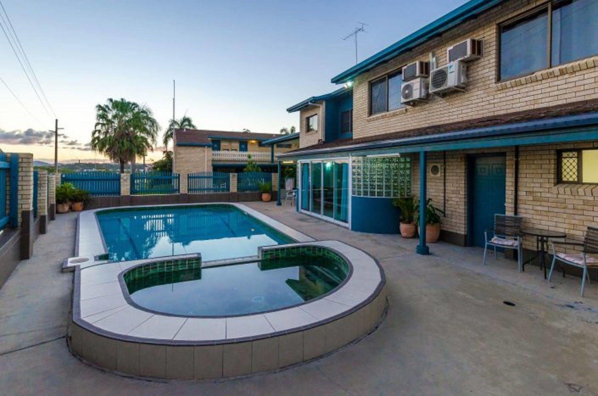 Gladstone Palms Motor Inn Exterior photo